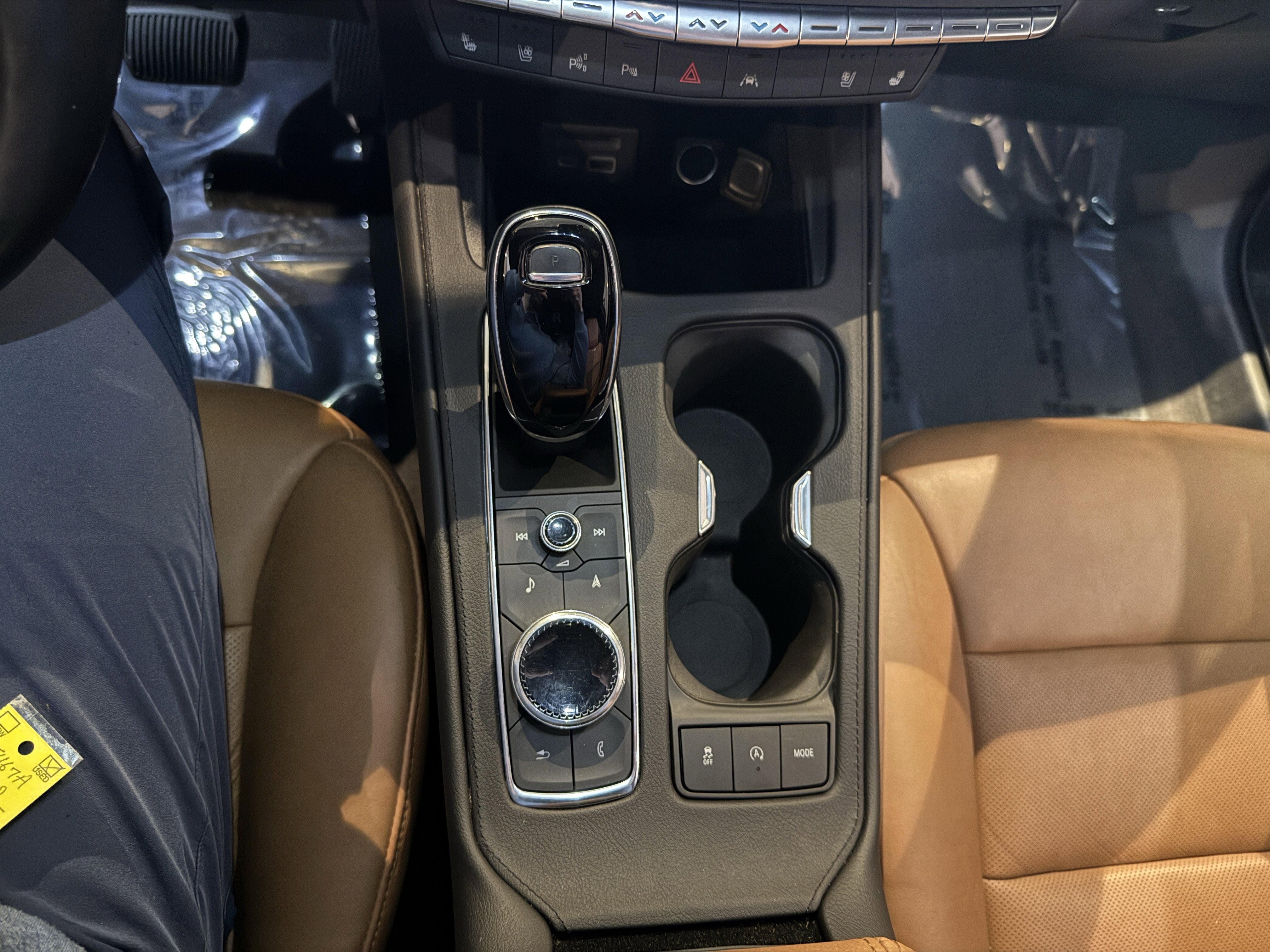 Certified 2022 Cadillac XT4 Premium Luxury w/ Enhanced Visibility Package image 17