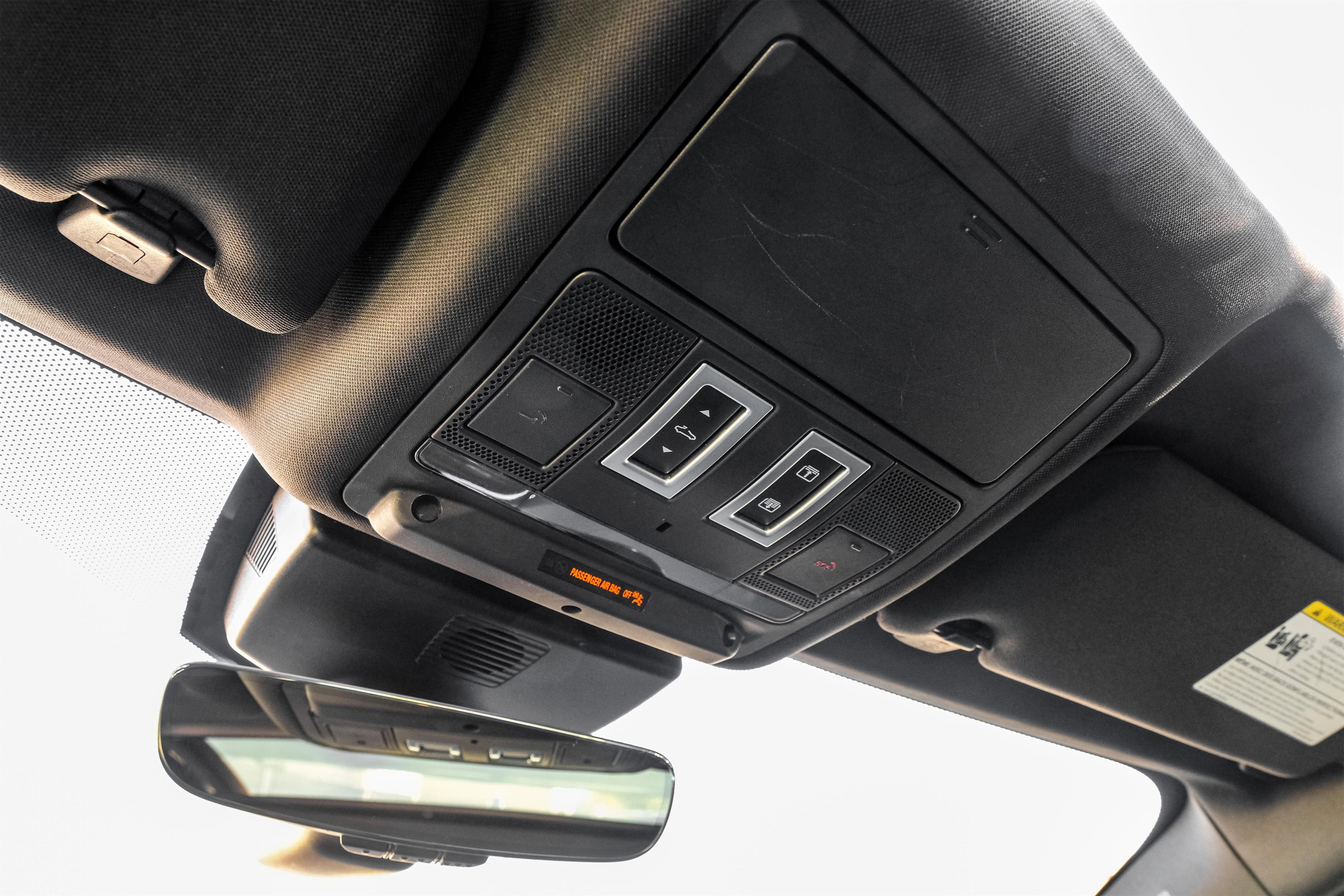 Used 2020 Jaguar XE S image 30