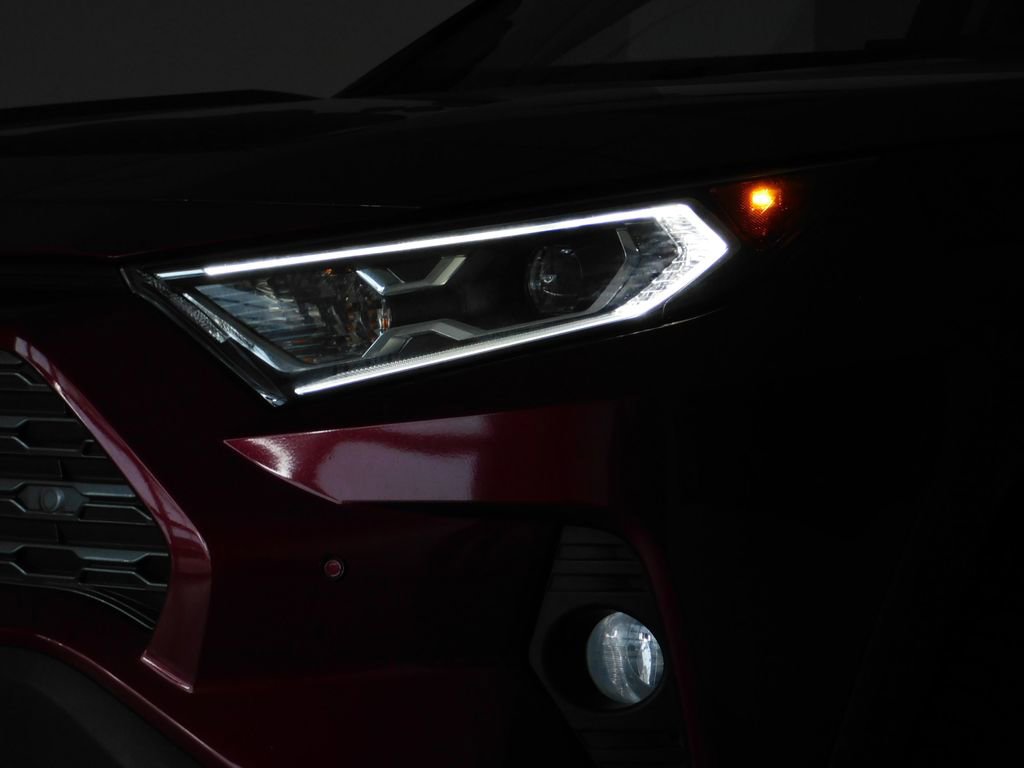 Used 2020 Toyota RAV4 Limited w/ Carpet Mat Package image 15