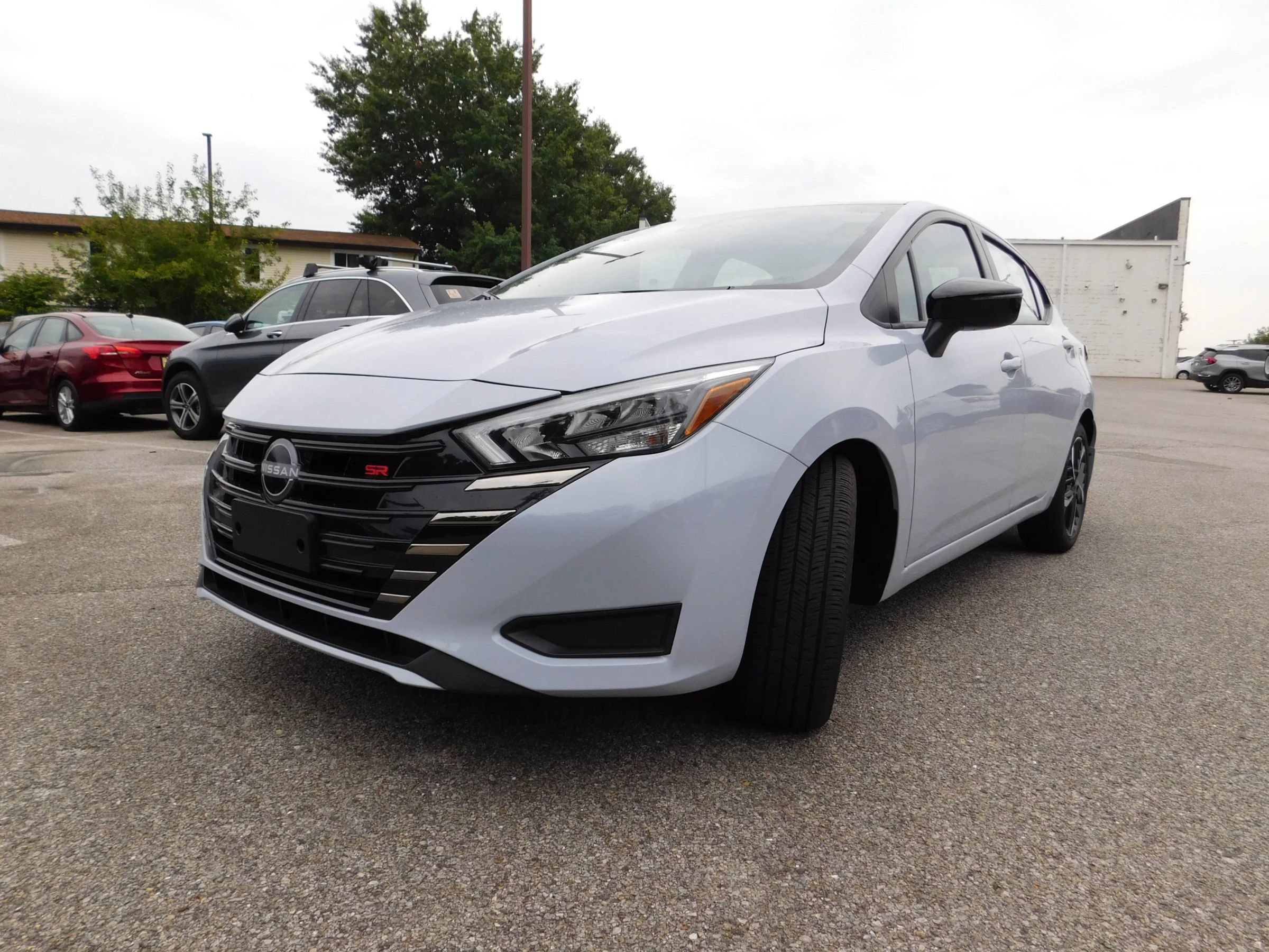 Used 2025 Nissan Versa SR w/ Trunk Package FWD image 4