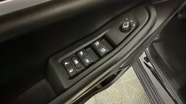 Used 2023 Jeep Grand Cherokee 4WD 4xe image 10