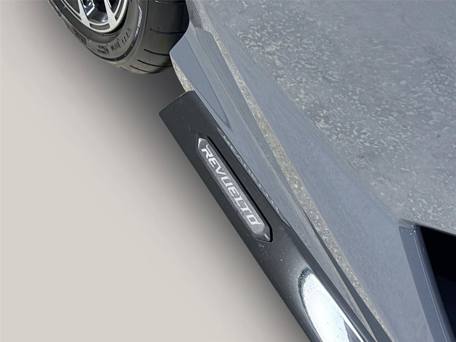 Used 2024 Lamborghini Revuelto image 34