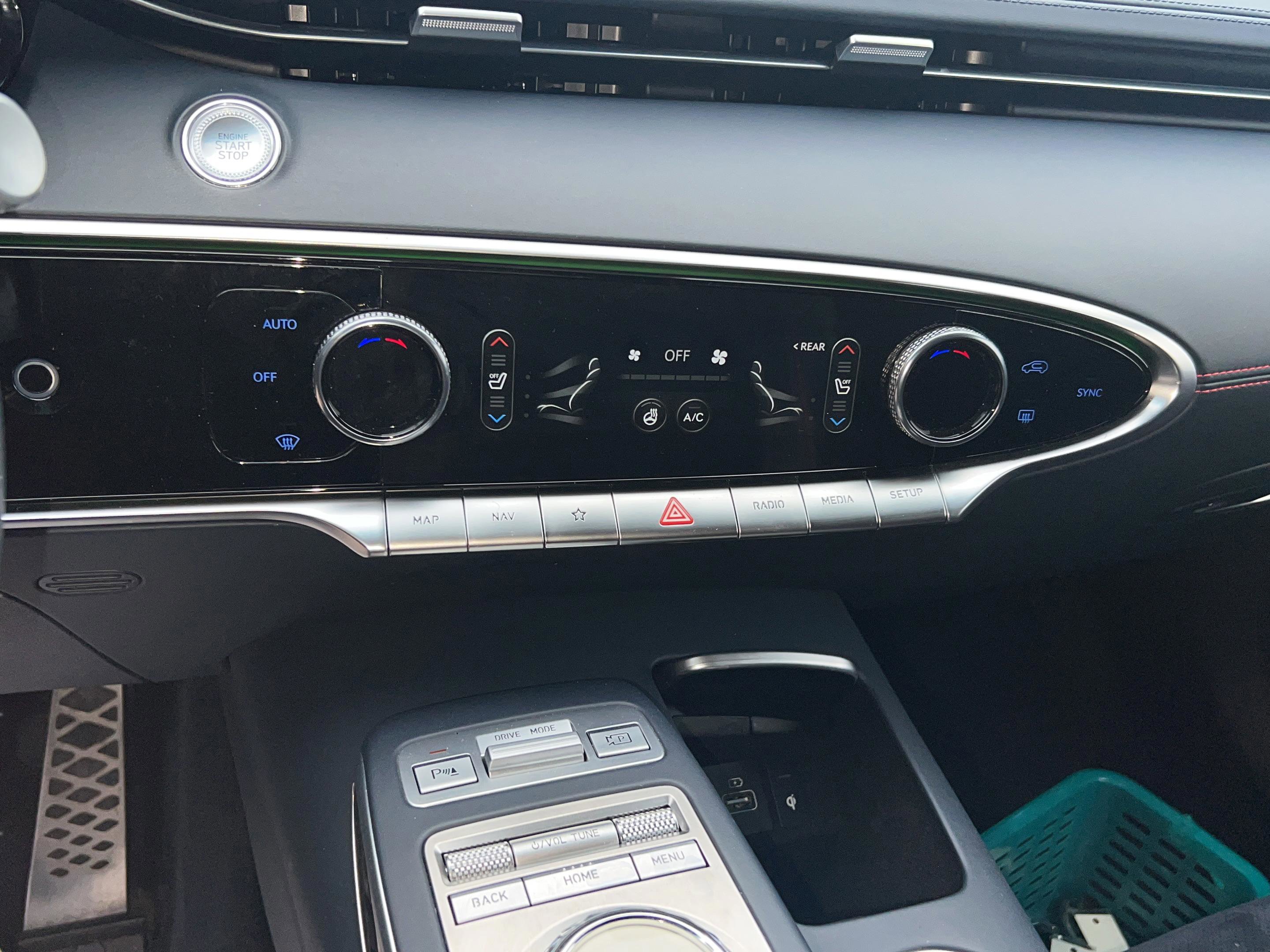 Used 2022 Genesis GV70 3.5T Sport w/ Sport Prestige Package image 12