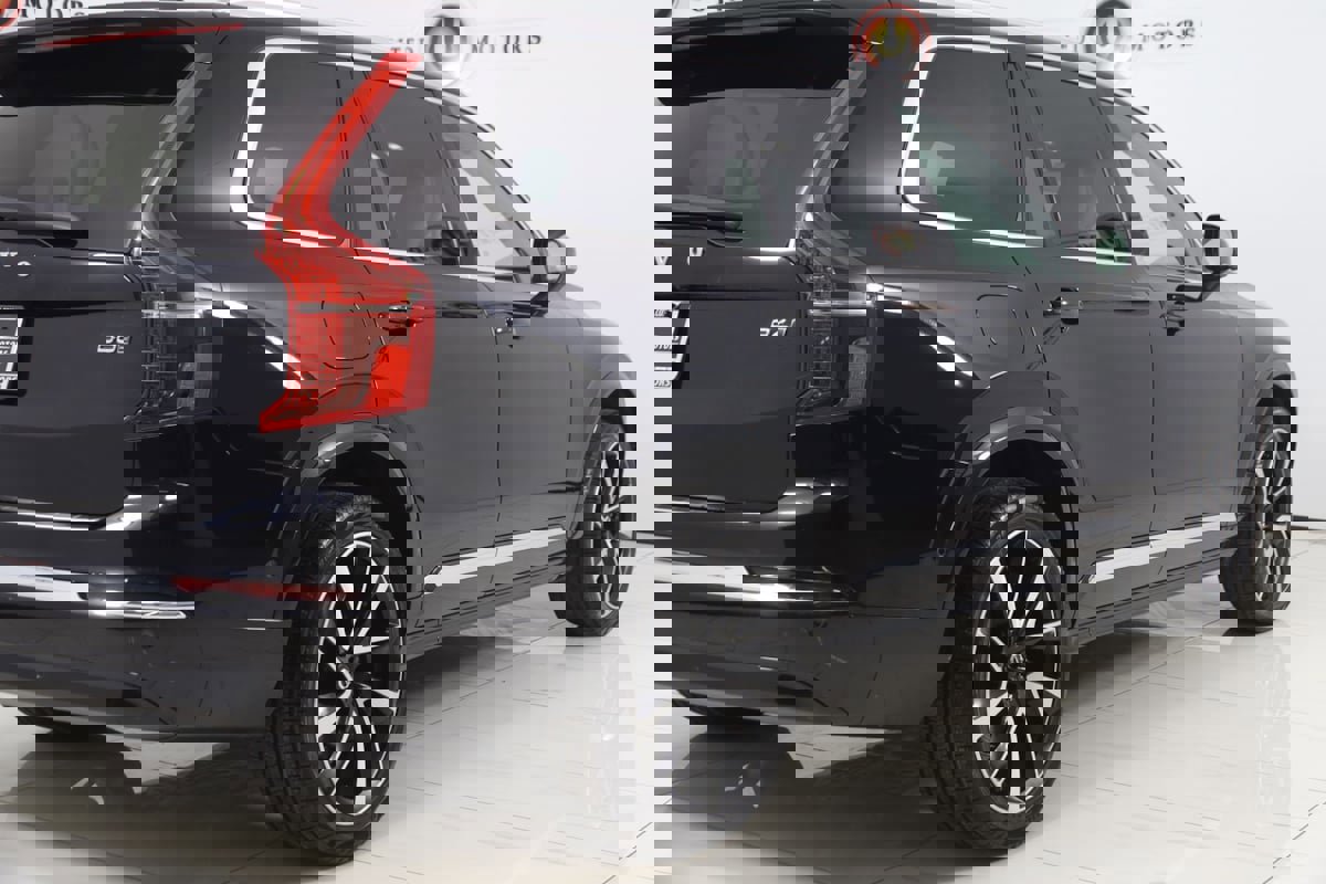 Used 2023 Volvo XC90 B6 Plus w/ Protection Package Premier image 46