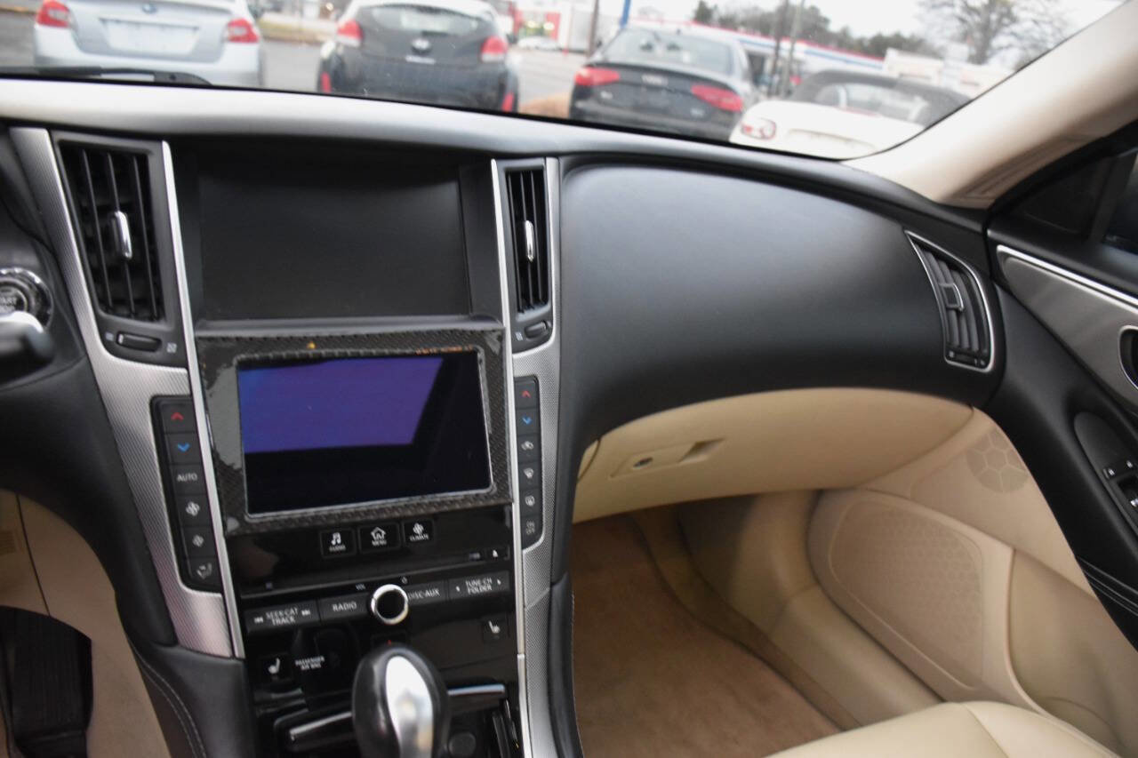 Used 2015 INFINITI Q50 Premium w/ Navigation Package AWD/4WD image 18