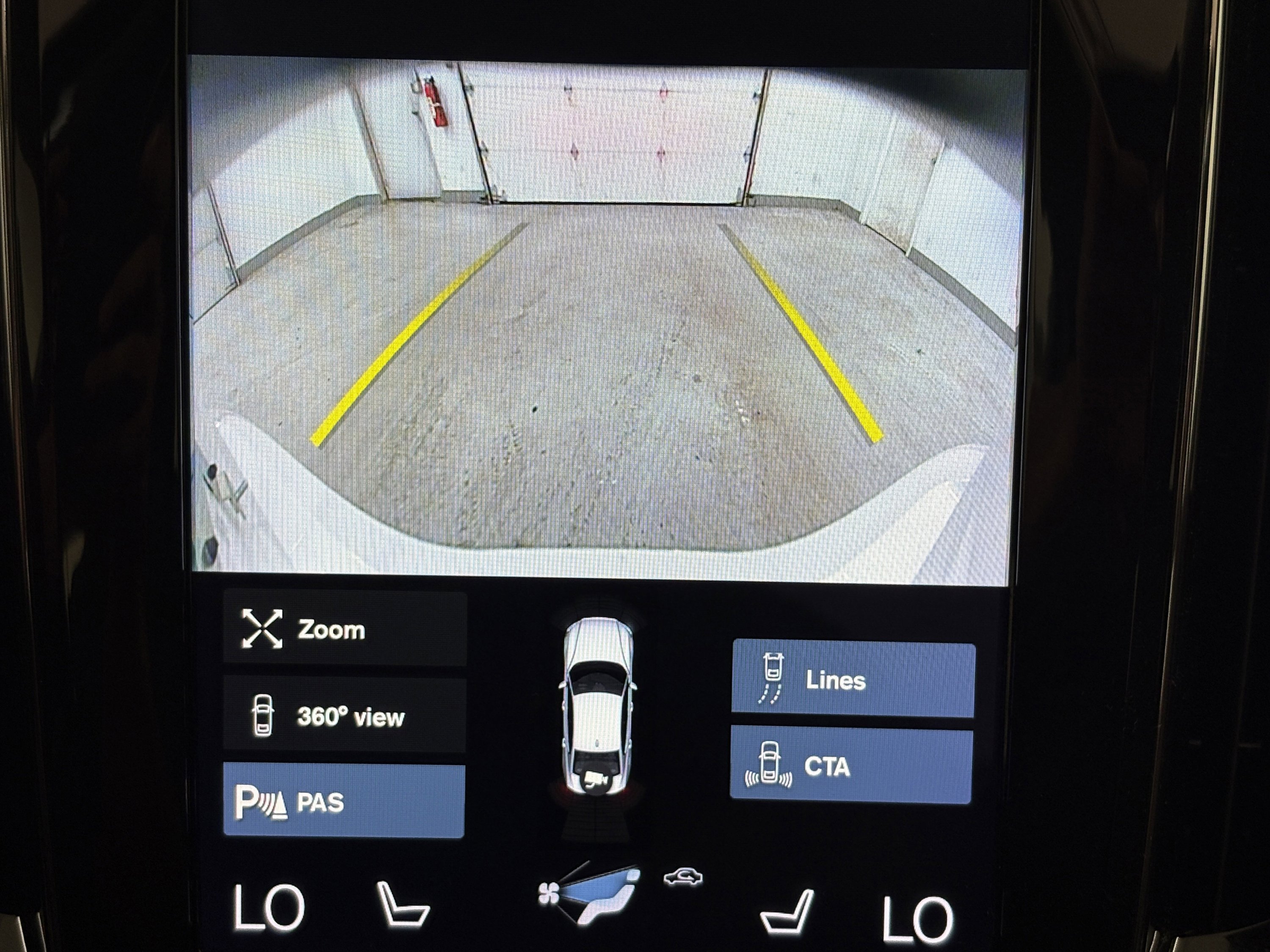 Used 2021 Volvo S60 T8 Inscription image 12