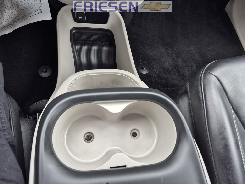 Used 2023 Chrysler Pacifica Touring-L image 21