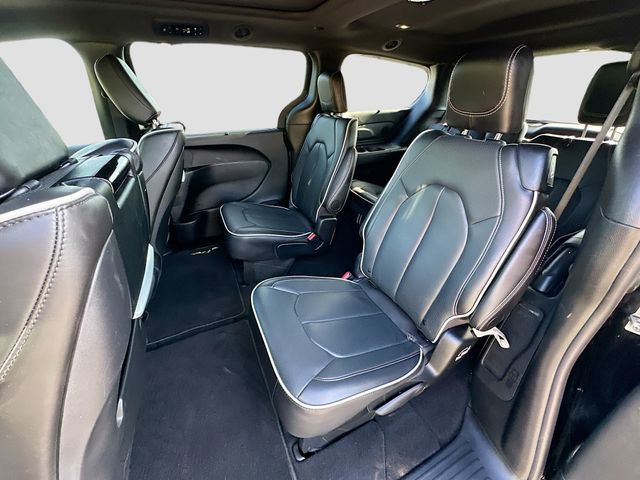 Used 2025 Chrysler Pacifica Limited w/ Uconnect Theater Family Group AWD/4WD image 26