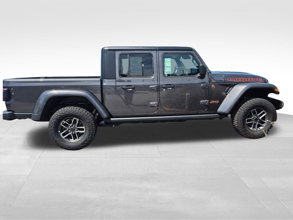Used 2025 Jeep Gladiator Mojave w/ Convenience Group AWD/4WD video 3