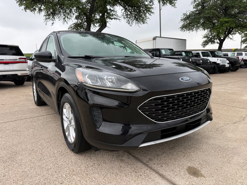 Used 2020 Ford Escape SE FWD image 1