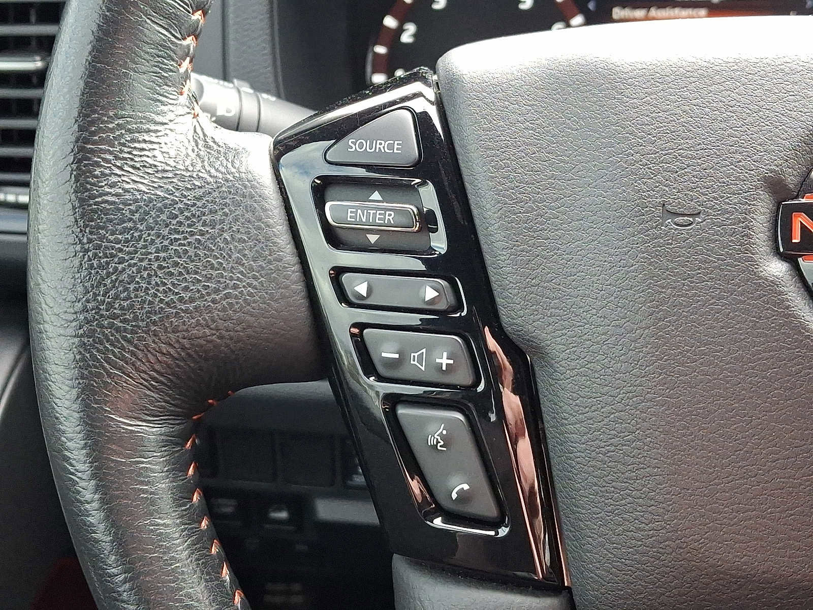 Used 2023 Nissan Frontier PRO-4X w/ Pro Convenience Package image 21