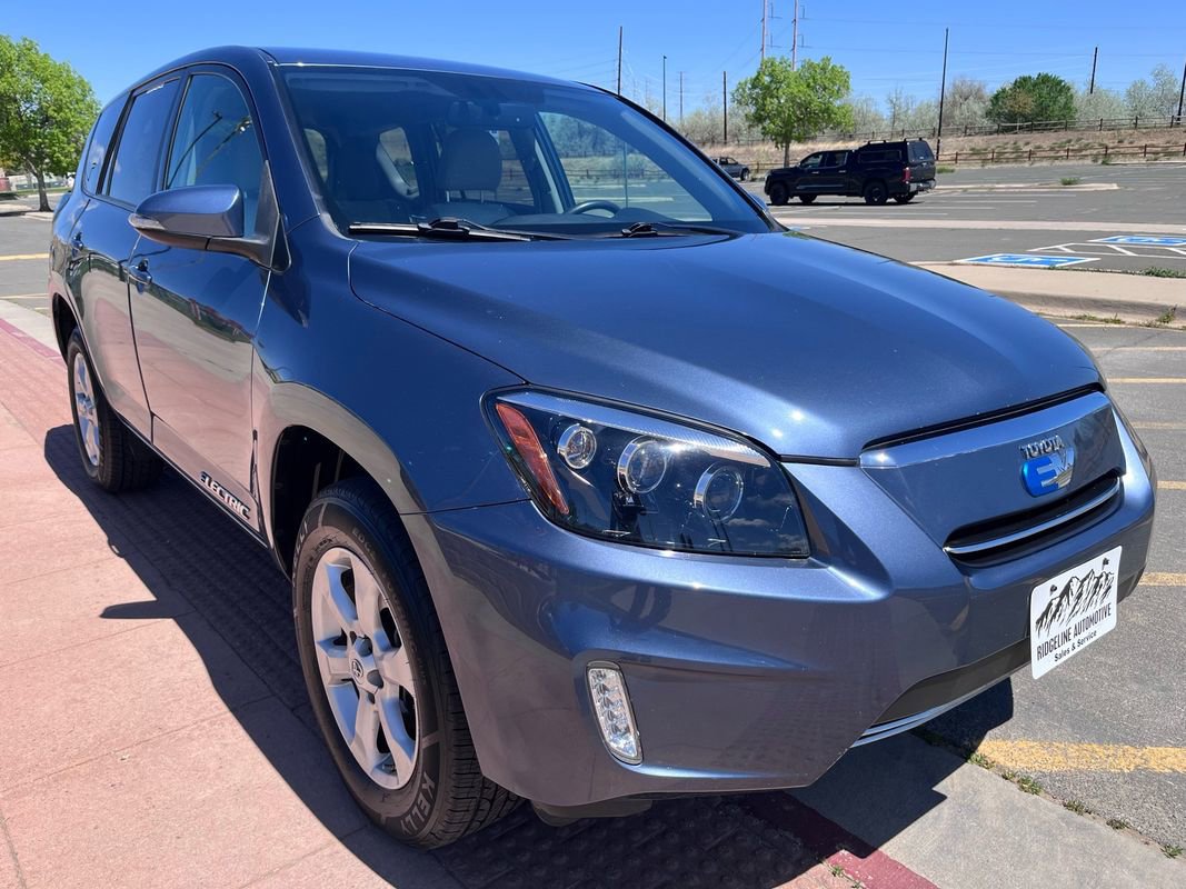 Used 2014 Toyota RAV4 EV FWD image 3
