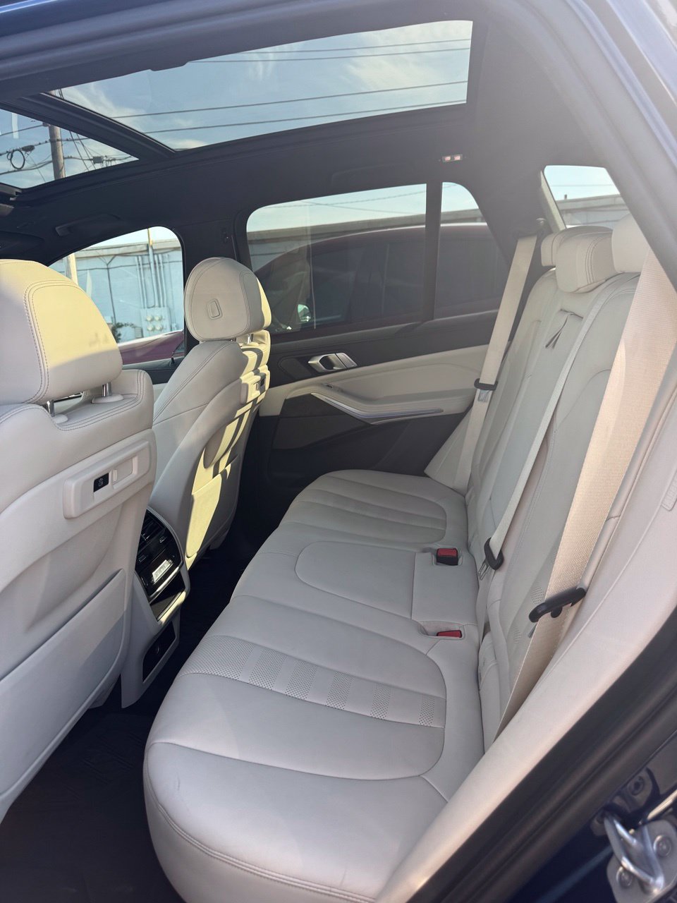 Used 2021 BMW X5 xDrive40i w/ M Sport Package AWD/4WD image 14