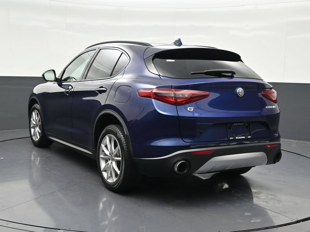 Used 2018 Alfa Romeo Stelvio Ti Sport AWD/4WD image 3