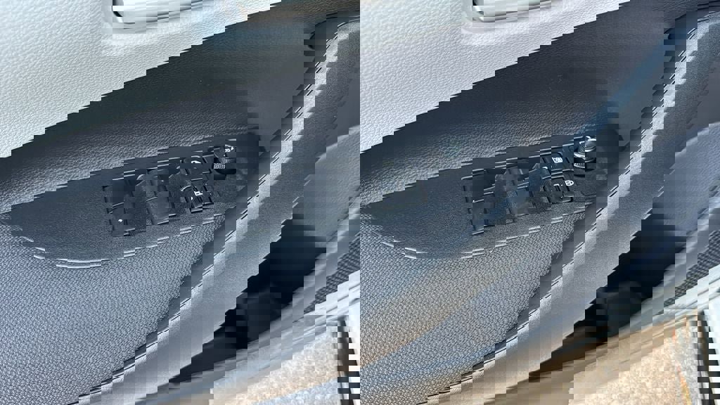 New 2026 Toyota Corolla SE FWD image 15