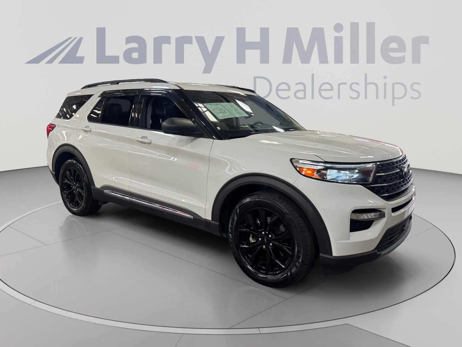 Used 2023 Ford Explorer XLT w/ Equipment Group 202A RWD image 7