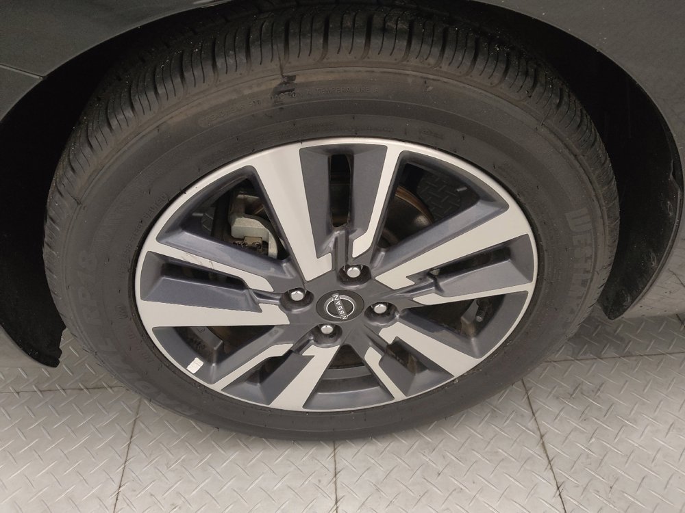 Used 2023 Nissan Versa SV FWD image 31