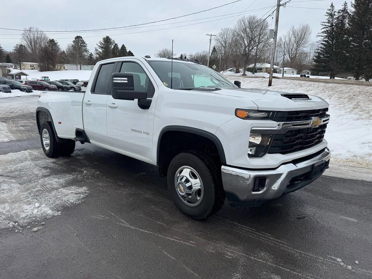 Used 2024 Chevrolet Silverado 3500 LT w/ Convenience Package image 4