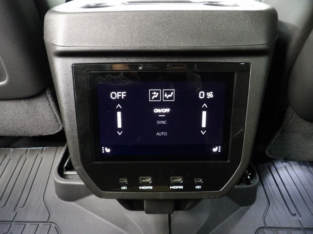 Used 2026 GMC Yukon AT4 Ultimate AWD/4WD image 18