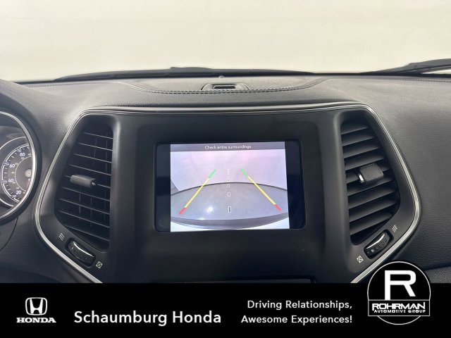 Used 2020 Jeep Cherokee Latitude Plus AWD/4WD image 9