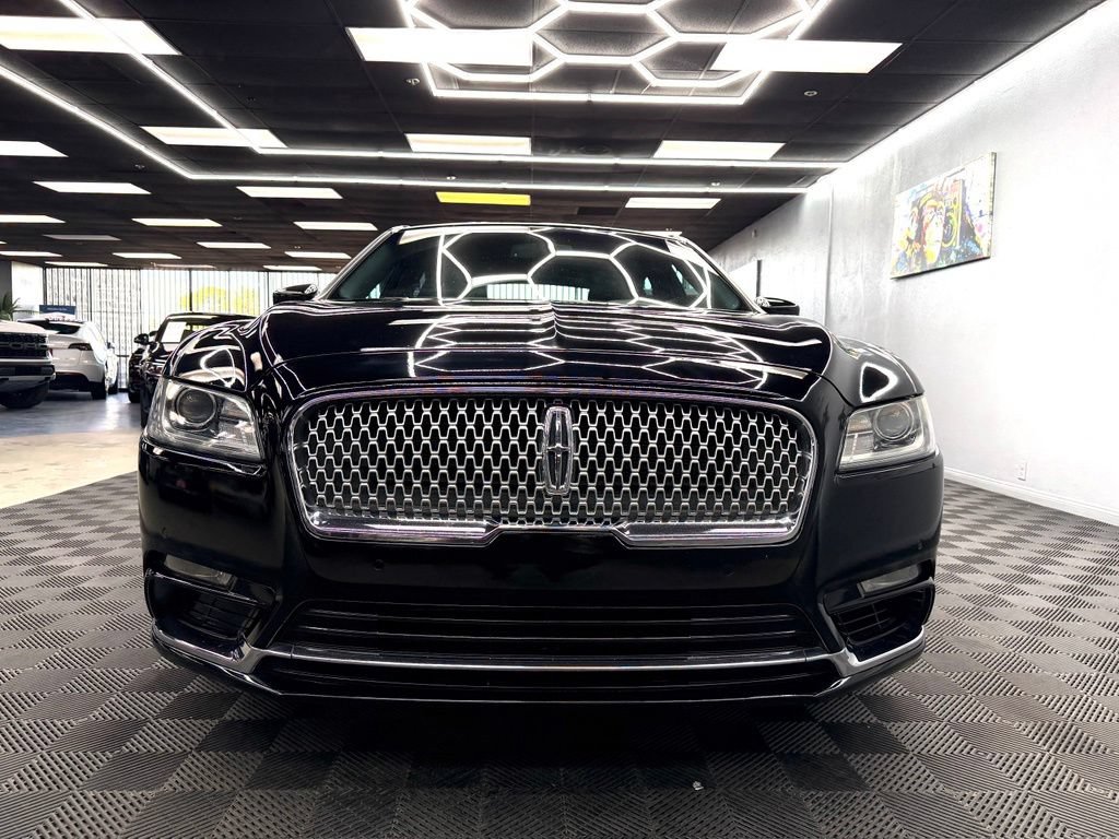 Used 2017 Lincoln Continental Select AWD/4WD image 3