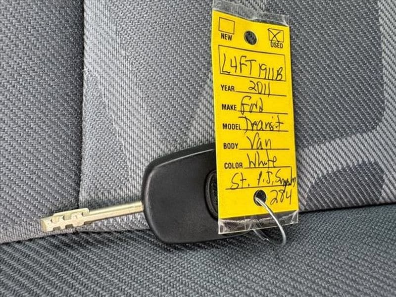 Used 2011 Ford Transit Connect XL FWD image 8