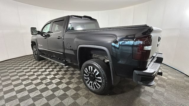 Used 2018 GMC Sierra 2500 Denali w/ Duramax Plus Package AWD/4WD image 4