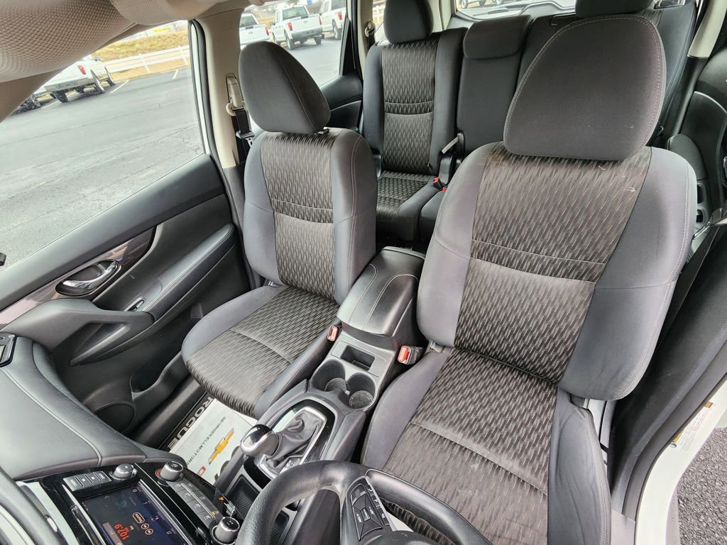 Used 2018 Nissan Rogue S image 10