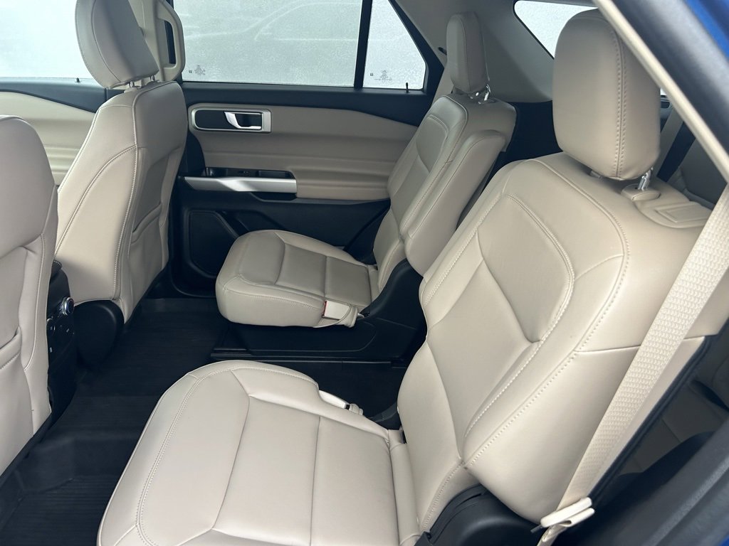 Used 2022 Ford Explorer XLT w/ Equipment Group 202A image 12