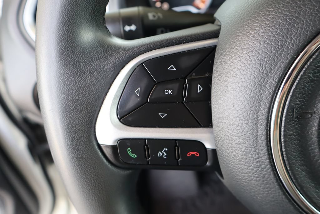 Used 2019 Jeep Renegade Latitude FWD image 20