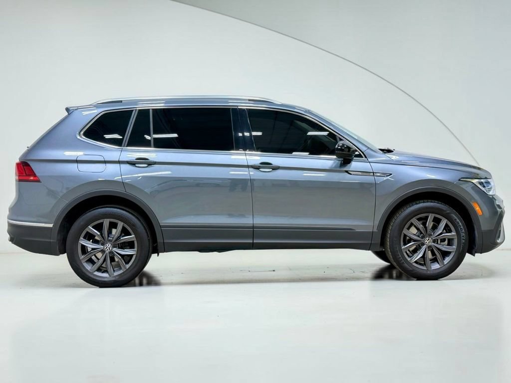 Used 2022 Volkswagen Tiguan SE AWD/4WD image 11