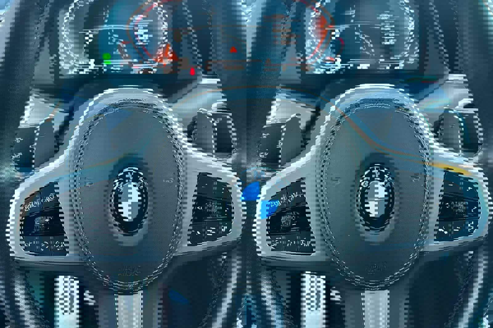 Certified 2023 BMW X6 xDrive40i w/ M Sport Package image 28