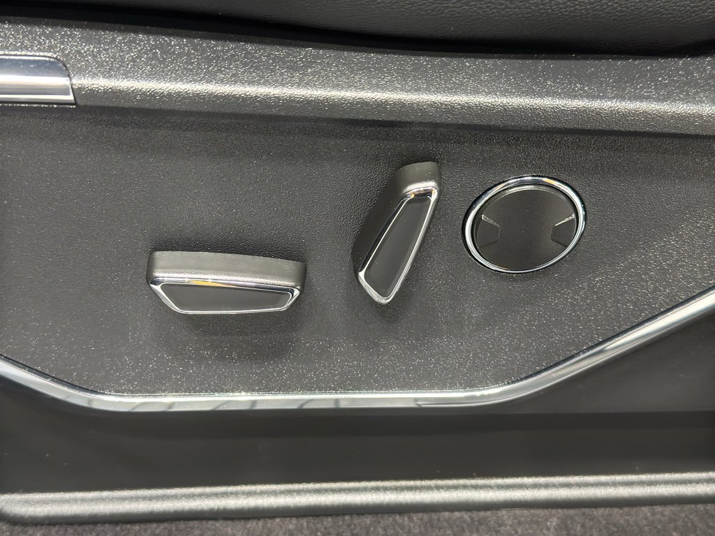 Used 2023 Ford F150 Lariat w/ Equipment Group 502A High image 18