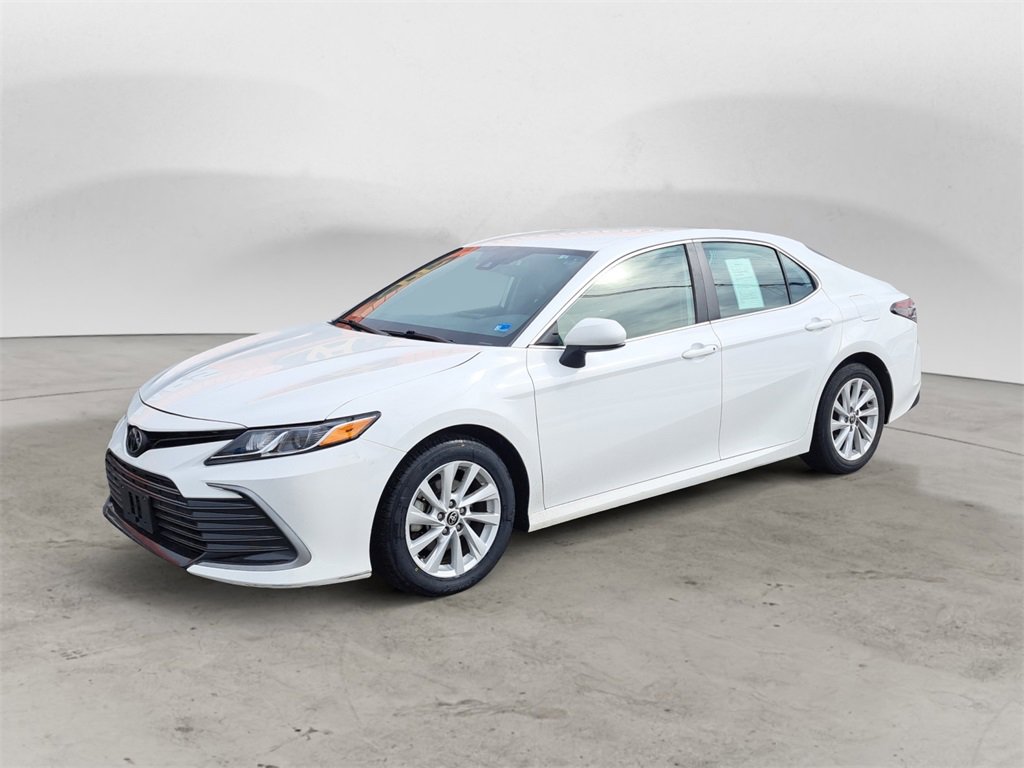 Used 2024 Toyota Camry LE image 7