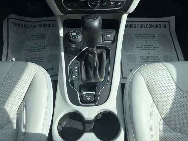 Used 2022 Jeep Cherokee Limited AWD/4WD image 25