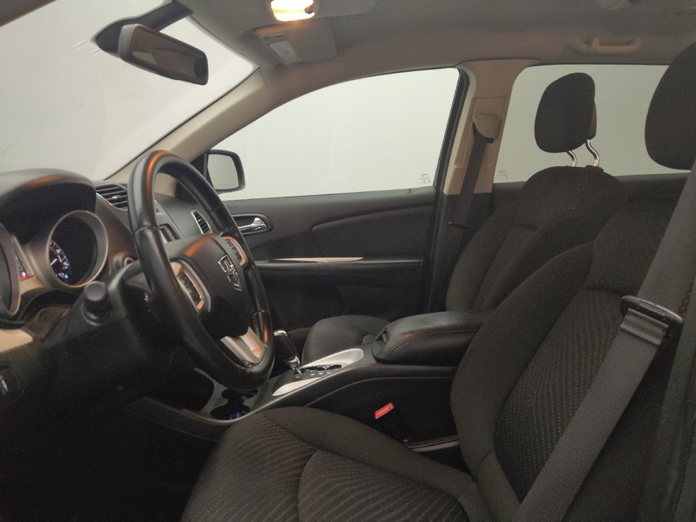 Used 2019 Dodge Journey SE w/ Connectivity Group FWD image 17