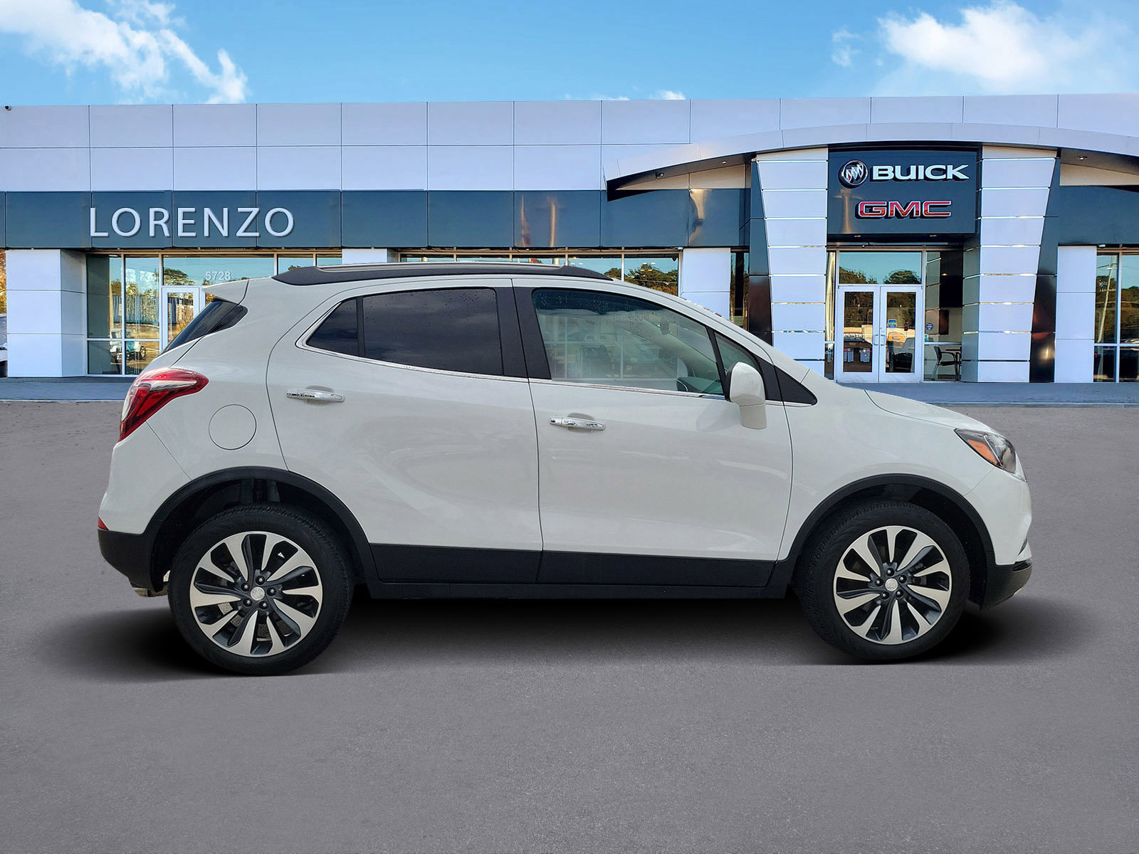 Used 2022 Buick Encore Preferred w/ Safety Package image 4