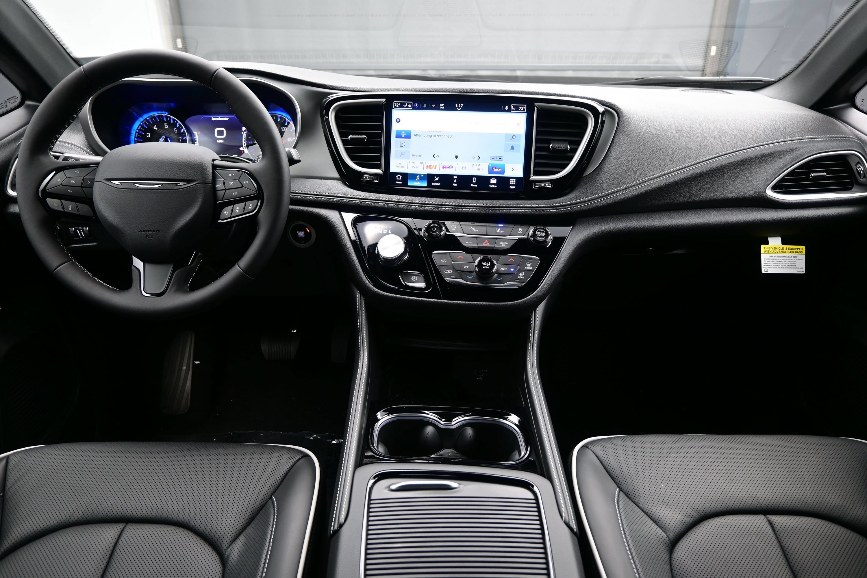 New 2027 Chrysler Pacifica Limited AWD/4WD image 12