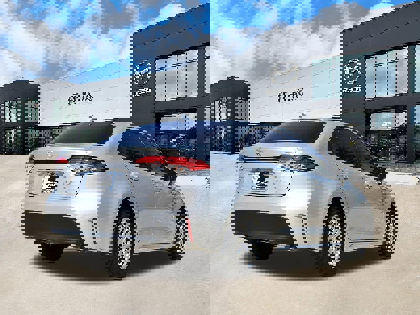 Used 2026 Toyota Corolla LE image 3