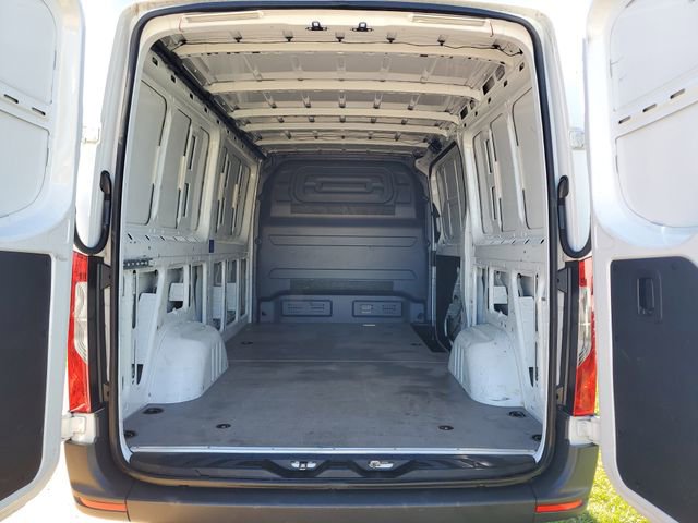 Used 2021 Mercedes-Benz Sprinter 144 Cargo image 9