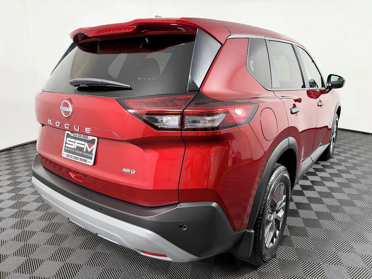 Used 2023 Nissan Rogue S AWD/4WD image 9