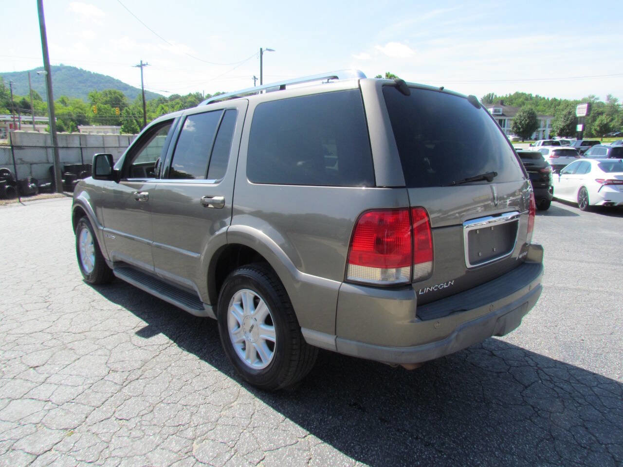 Used 2004 Lincoln Aviator Luxury image 5