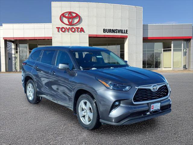 Certified 2024 Toyota Highlander LE AWD/4WD image 1