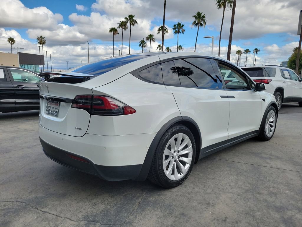 Used 2018 Tesla Model X 75D AWD/4WD image 4
