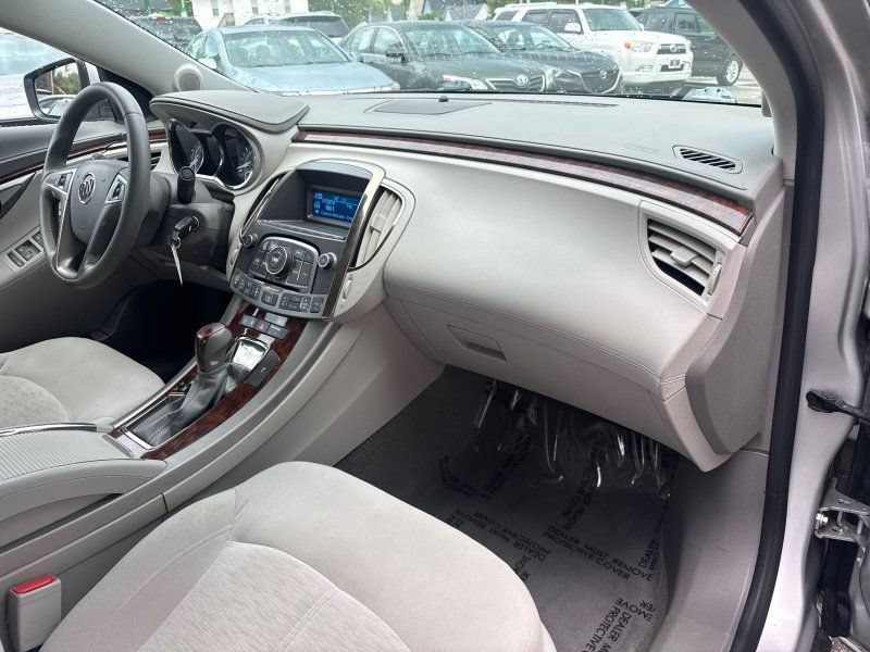 Used 2010 Buick LaCrosse CX FWD image 16