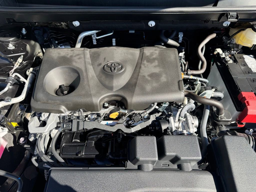 Used 2025 Toyota RAV4 XLE image 16