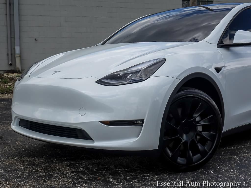 Used 2025 Tesla Model Y Long Range AWD/4WD image 3