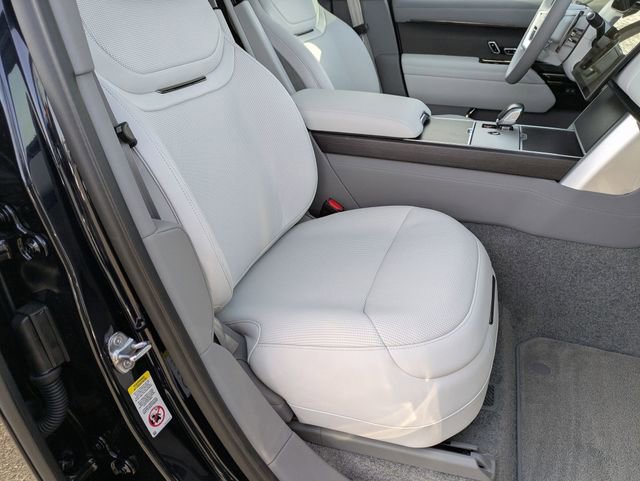 New 2026 Land Rover Range Rover SV image 18