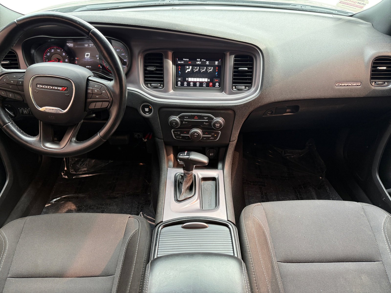 Used 2019 Dodge Charger SXT w/ Plus Group RWD image 10