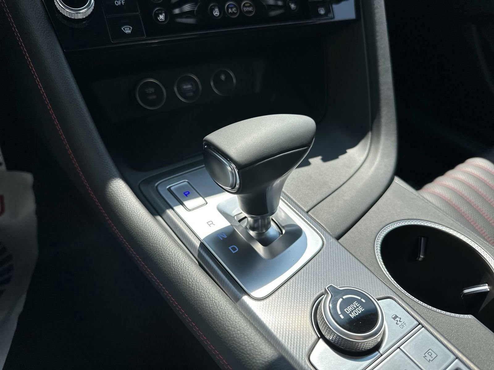 Used 2025 Genesis G70 2.5T w/ Sport Prestige Package image 26